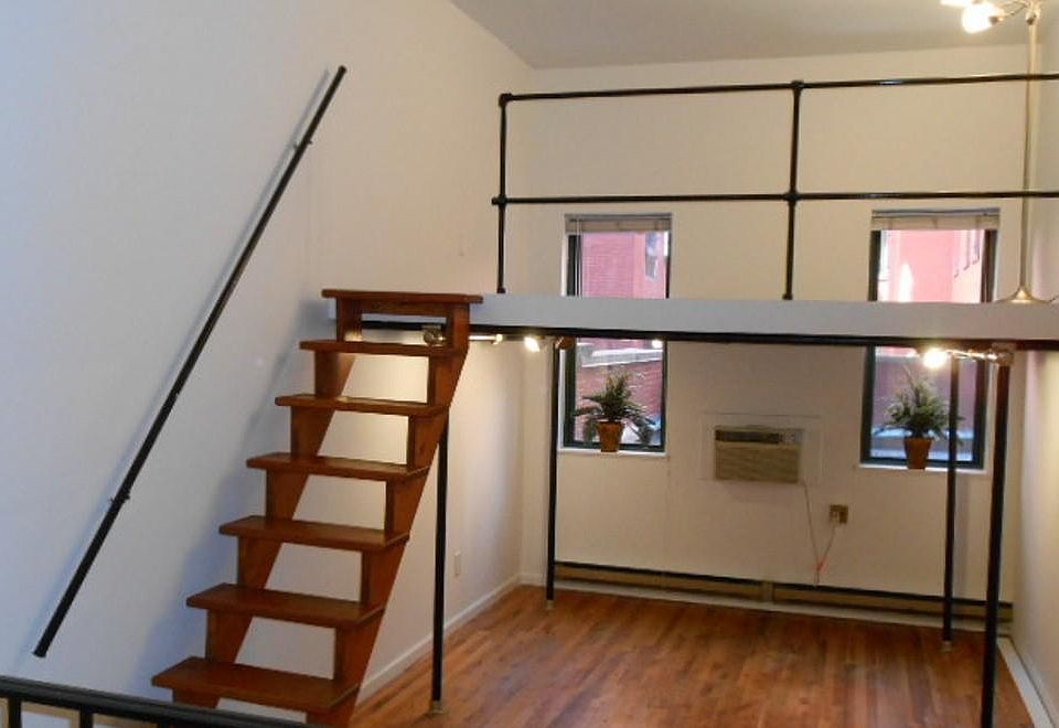 1st image of 15 Waverly Pl #2C