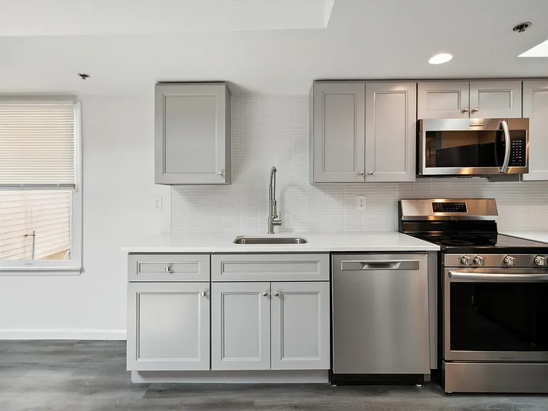 152 Nassau St #22 — Photo 19