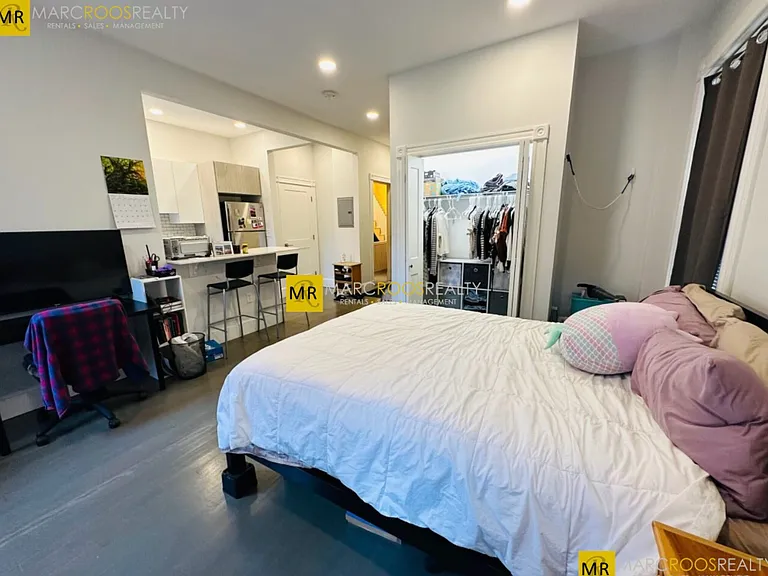 380 Commonwealth Ave — Photo 5