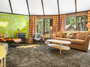 (Undisclosed Address), Sunriver, OR 97707