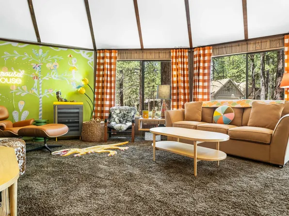 (undisclosed Address), Sunriver, OR 97707