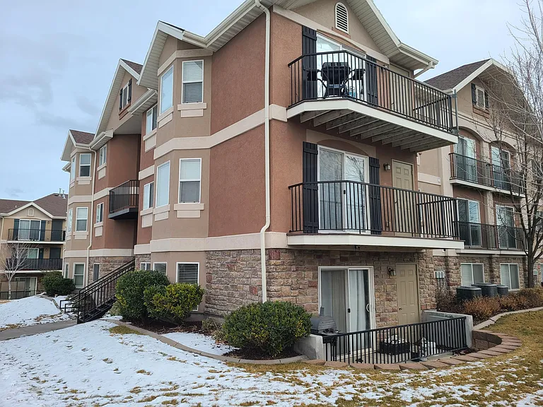 3821 S Kingsbury Ln #B6 — Photo 24