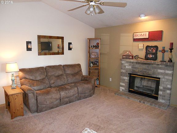 5th image of 1714 SE 176th Pl
