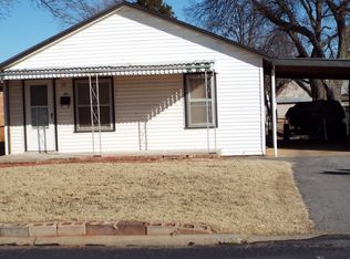 341 S 16th St, Clinton, OK 73601