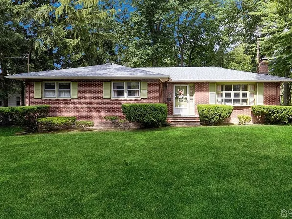531 Ryders Ln, East Brunswick, NJ 08816