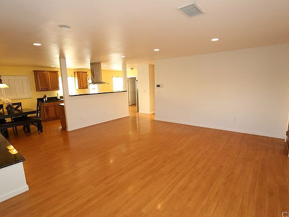 3rd image of 8829 Clarinda Ave