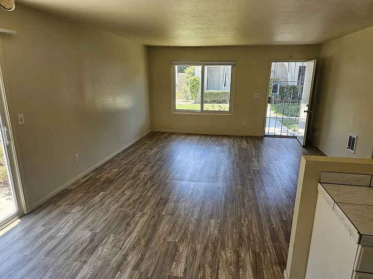 7927 Camino Glorita — Photo 6
