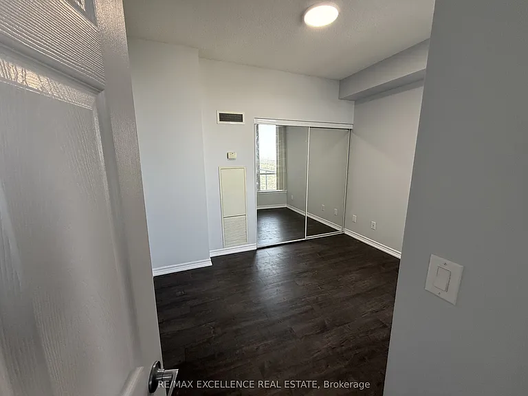 388 Prince Of Wales Dr #3306 — Photo 15