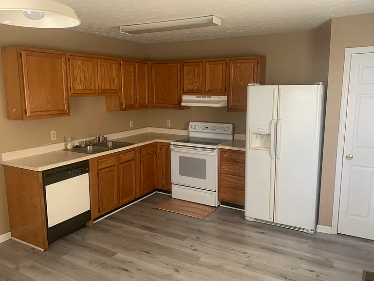 312 Clearwater Way — Photo 2