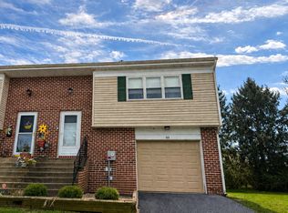 115 Pickwick Pl, Millersville, PA 17551