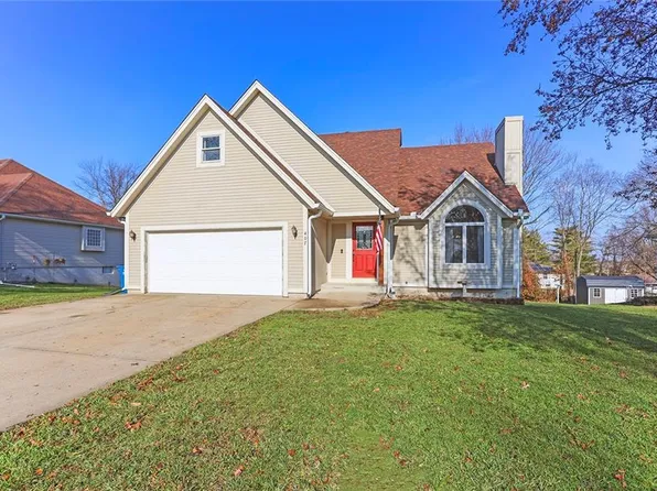 407 E Montgomery Pl, Odessa, MO 64076