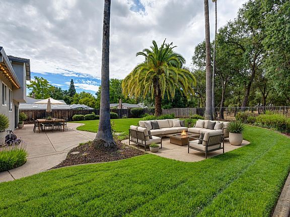 5th image of 8192 Bonnie Oak Way