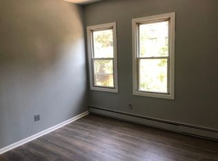 220 E 201st St #2, Bronx, NY 10458