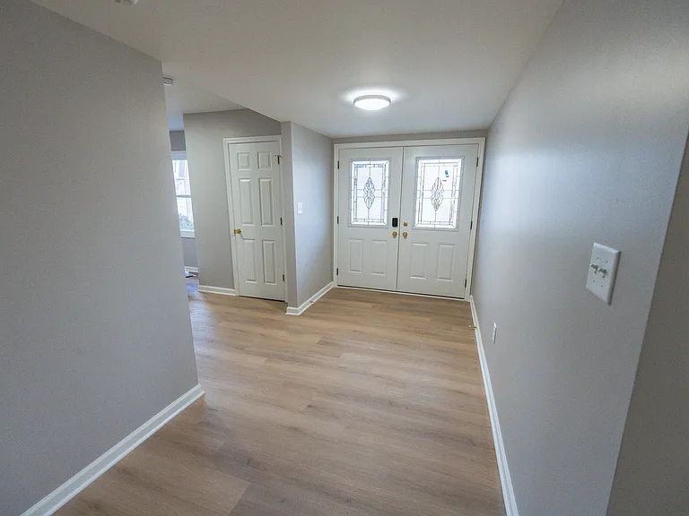 7712 N Spring Ln — Photo 3