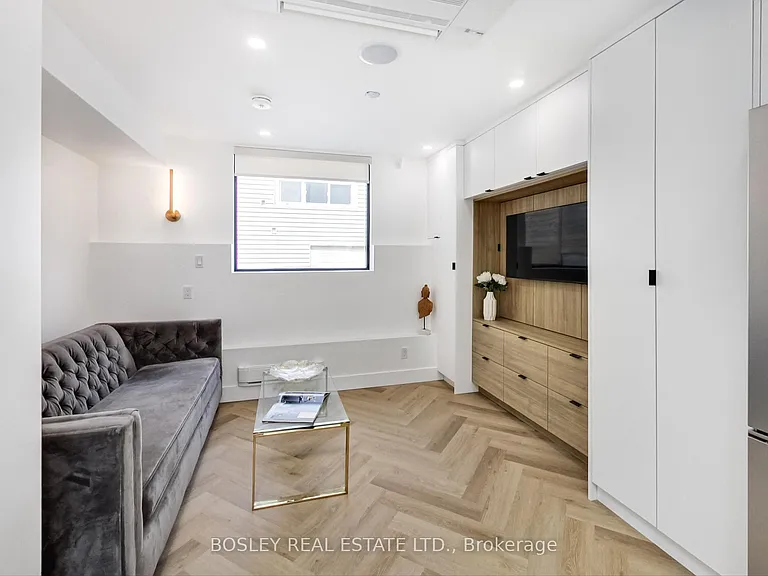 13R Mansfield Ave — Photo 6