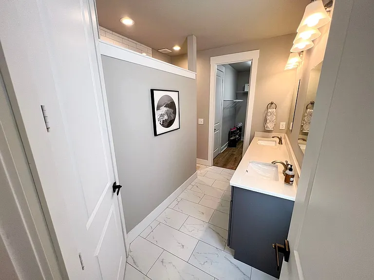 1216 Finch St — Photo 12