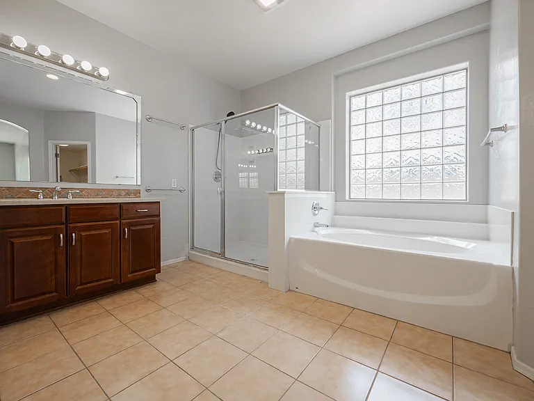 15268 W Coolidge St — Photo 21