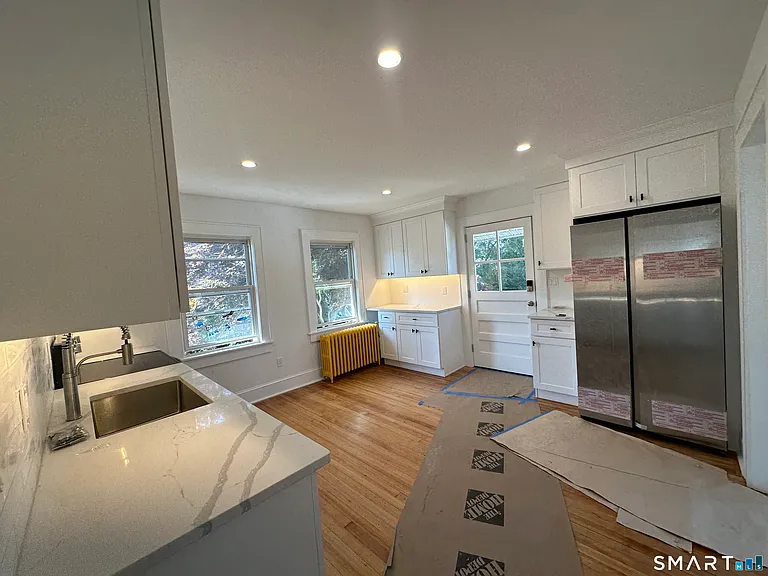 20 Parker Ave — Photo 3