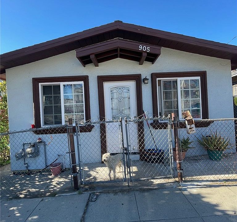1st image of 905 N Hicks Ave