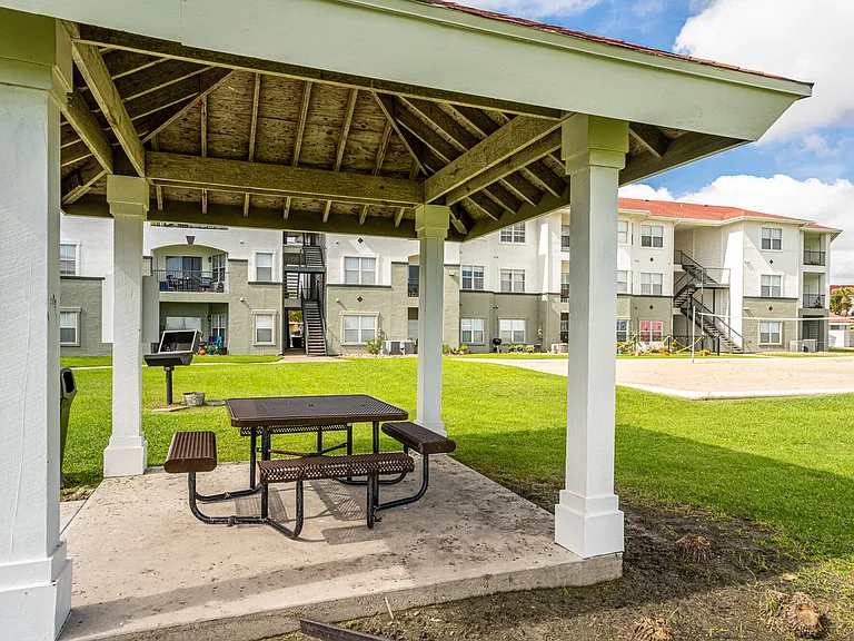 Baypoint Apartments — Photo 55