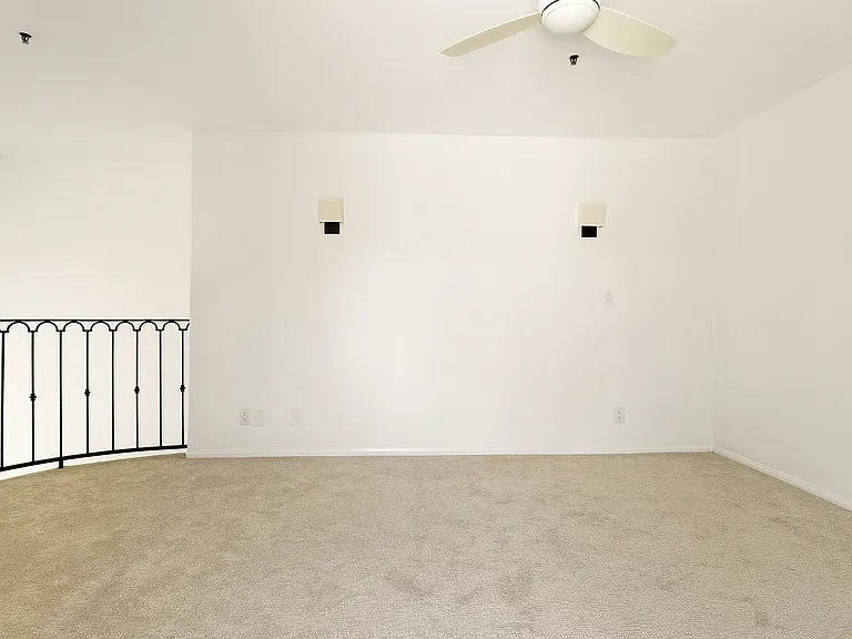 930 N Doheny Dr #415 — Photo 17
