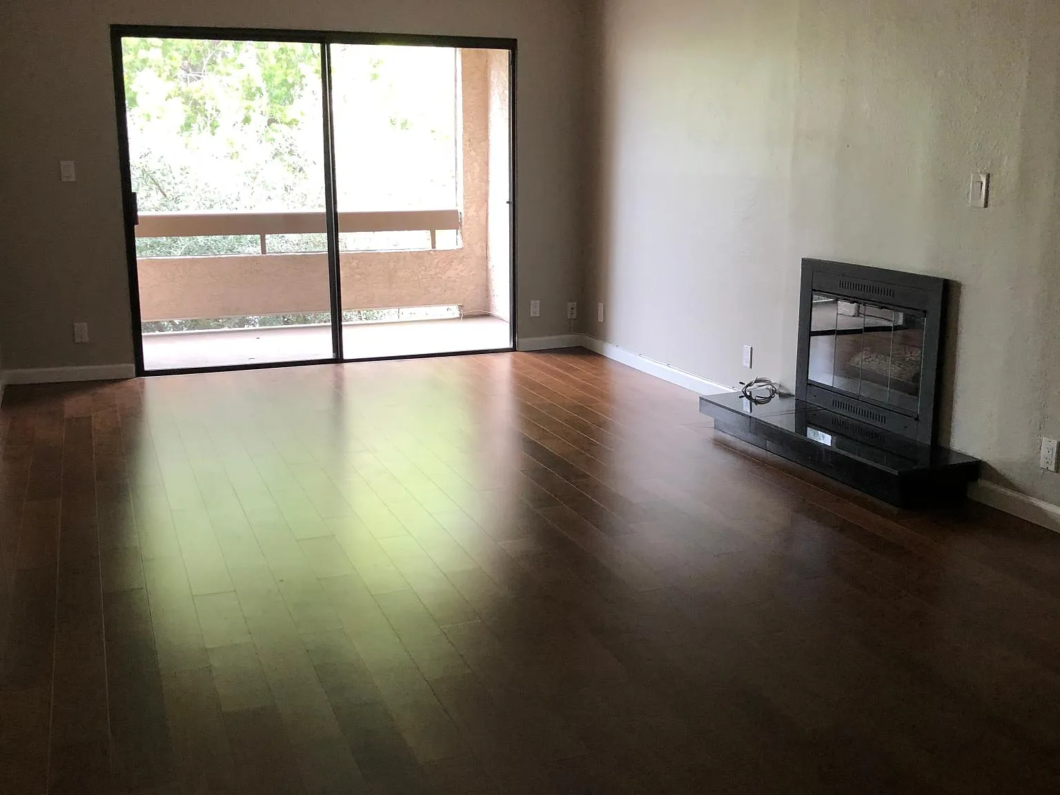 15231 Magnolia Blvd — Photo 2