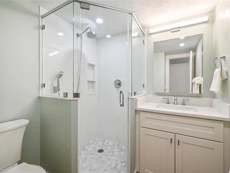 250 7th Ave S #301 — Photo 14
