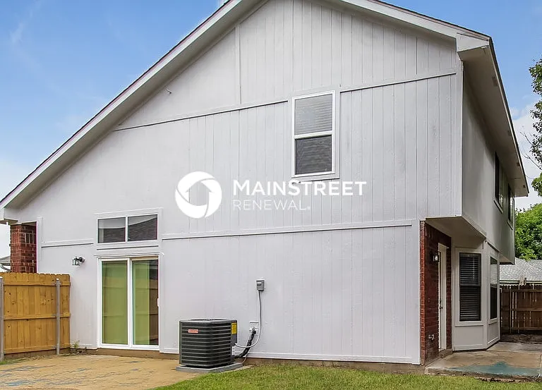 6856 Driffield Cir E — Photo 17