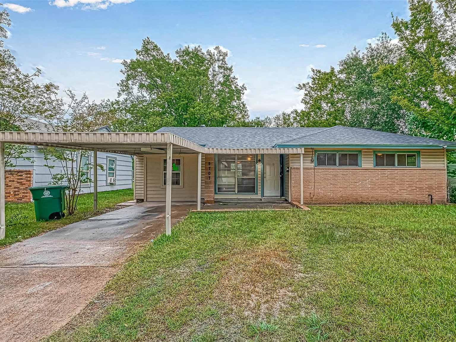 4 bed, 2.0 bath, 1237 sqft, $1,700 — Photo 1