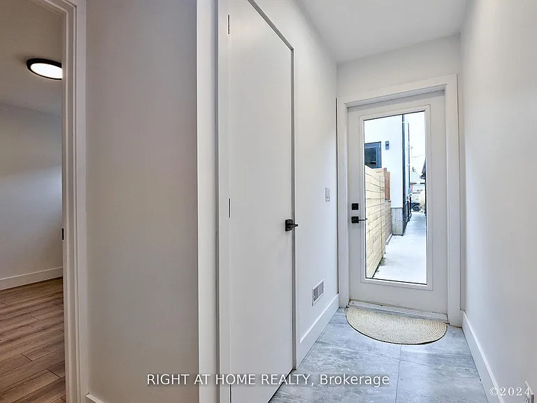 50 A Lanark Ave #COACHHS — Photo 1