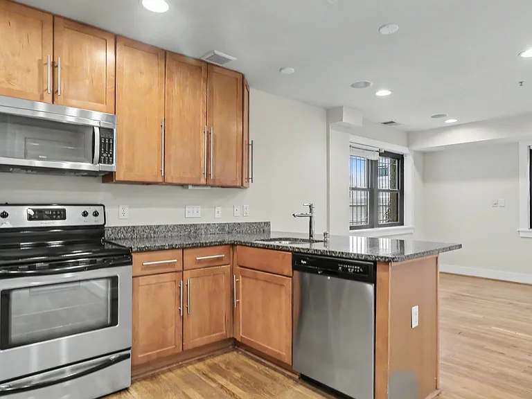 1300 K St SE #103 — Photo 7