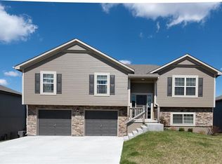 1308 NW High View Dr, Grain Valley, MO 64029