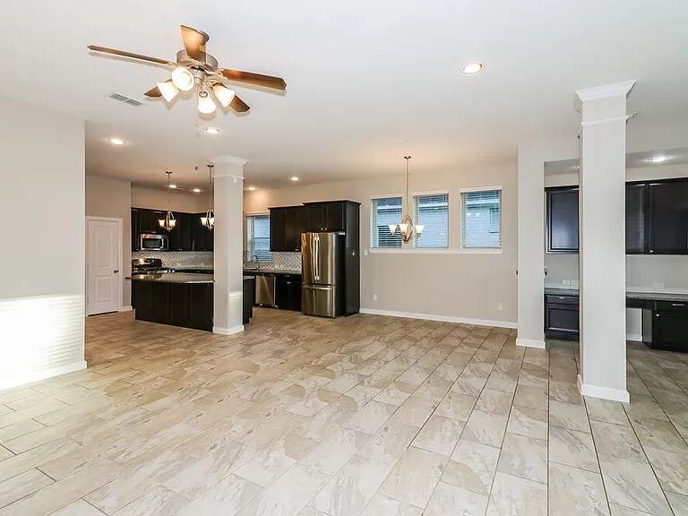 415 Rocky Briar Ct — Photo 3