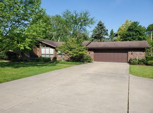 910 Portage Ave, Three Rivers, MI 49093