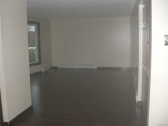 2nd image of 4589 Drayton Pkwy