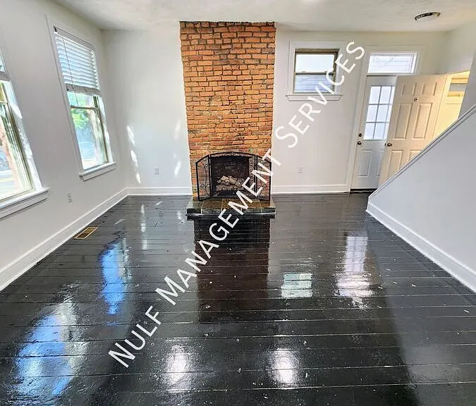 3513 Penn Ave — Photo 2