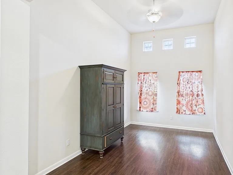 2102 Polmont Dr — Photo 7