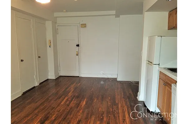 Rented by City Connections Realty | media 2