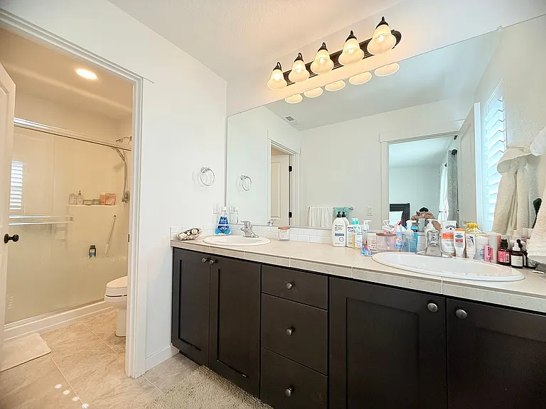2923 S Ivy St — Photo 12