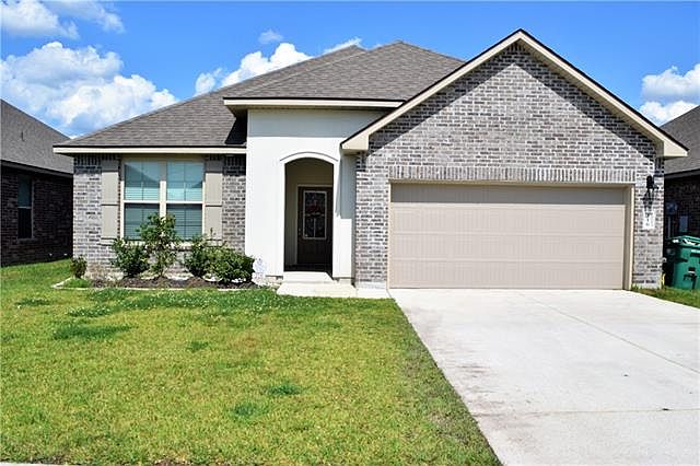 1st image of 316 Oak Hampton Dr