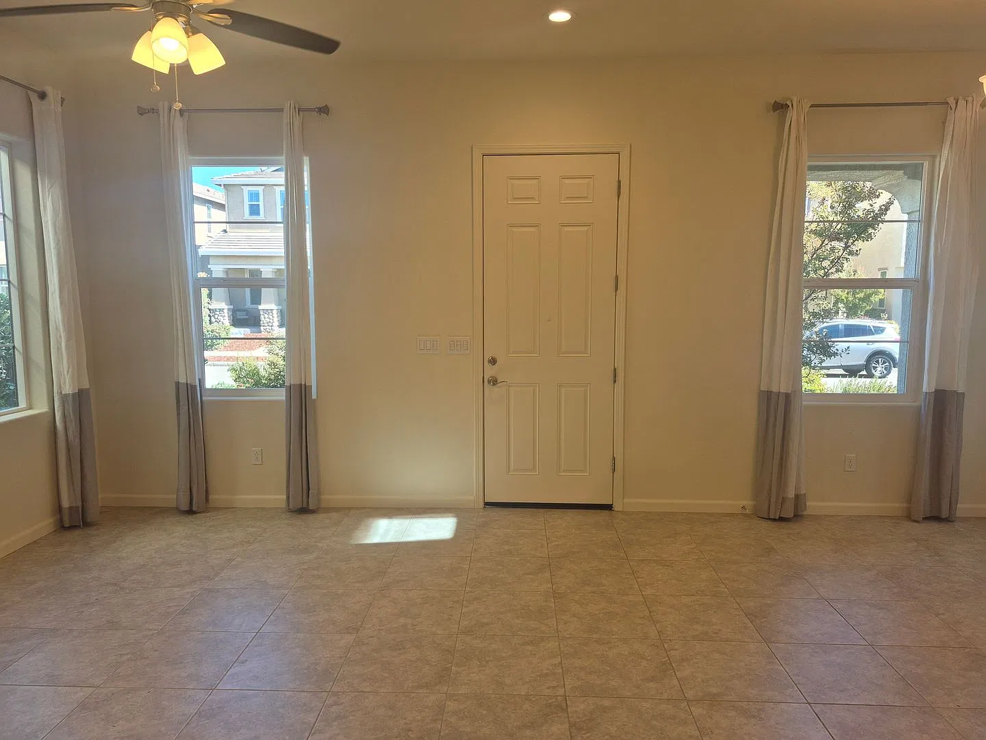 Great 3 bedroom 2.5 Home — Photo 2