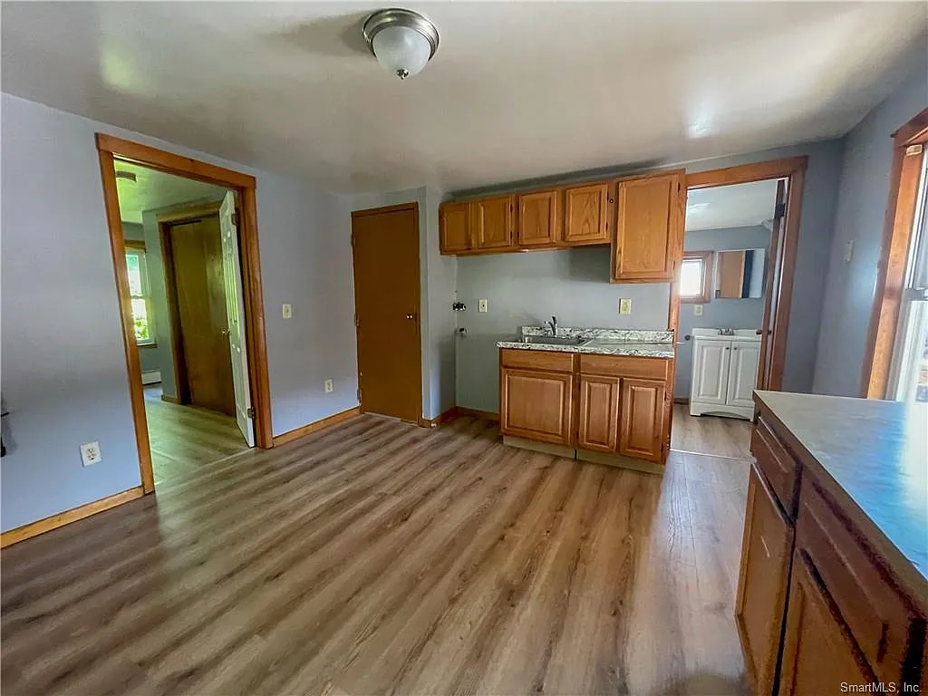 2 bed, 670 sqft, $1,295 — Photo 2