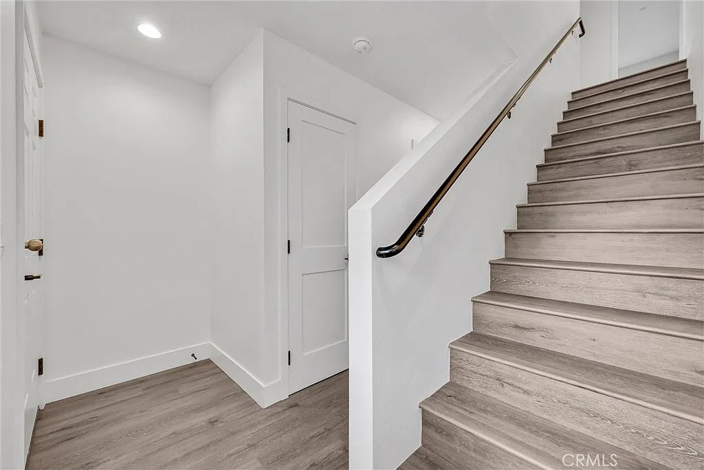 3 bed, 2.5 bath, 1298 sqft, $2,995 — Photo 4