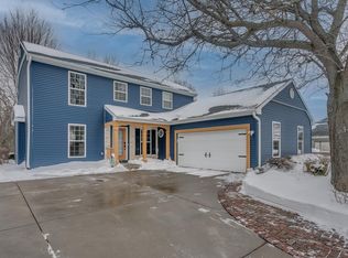 1427 W Starview Dr, Appleton, WI 54913