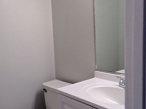 5th image of 1312 Southport Dr APT C