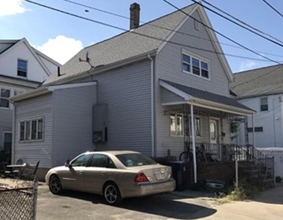2nd image of 22 Montrose St