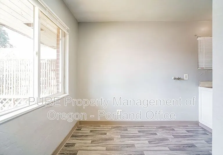 1049 SE Walnut St #7 — Photo 9