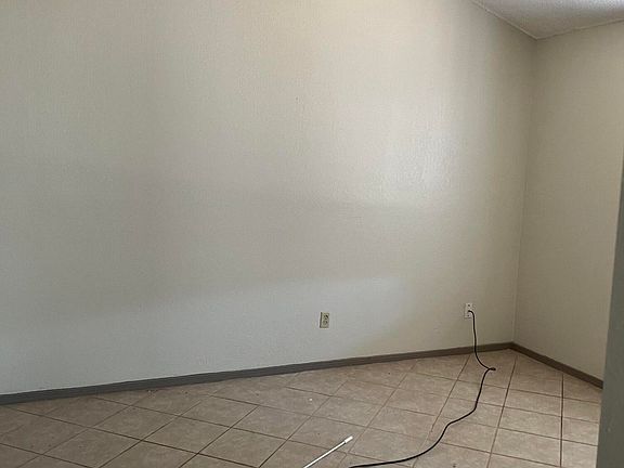 3rd image of 11485 Lone Wolf Cir