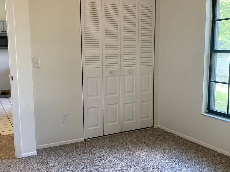 2671 Bentley Dr — Photo 8