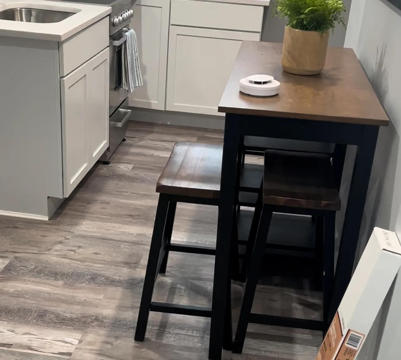 2 bed, 900 sqft, $2,250 — Photo 2